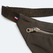Sac banane JUP-ON gris imperméable avec sangle brillante lurex et petit drapeau tricolore