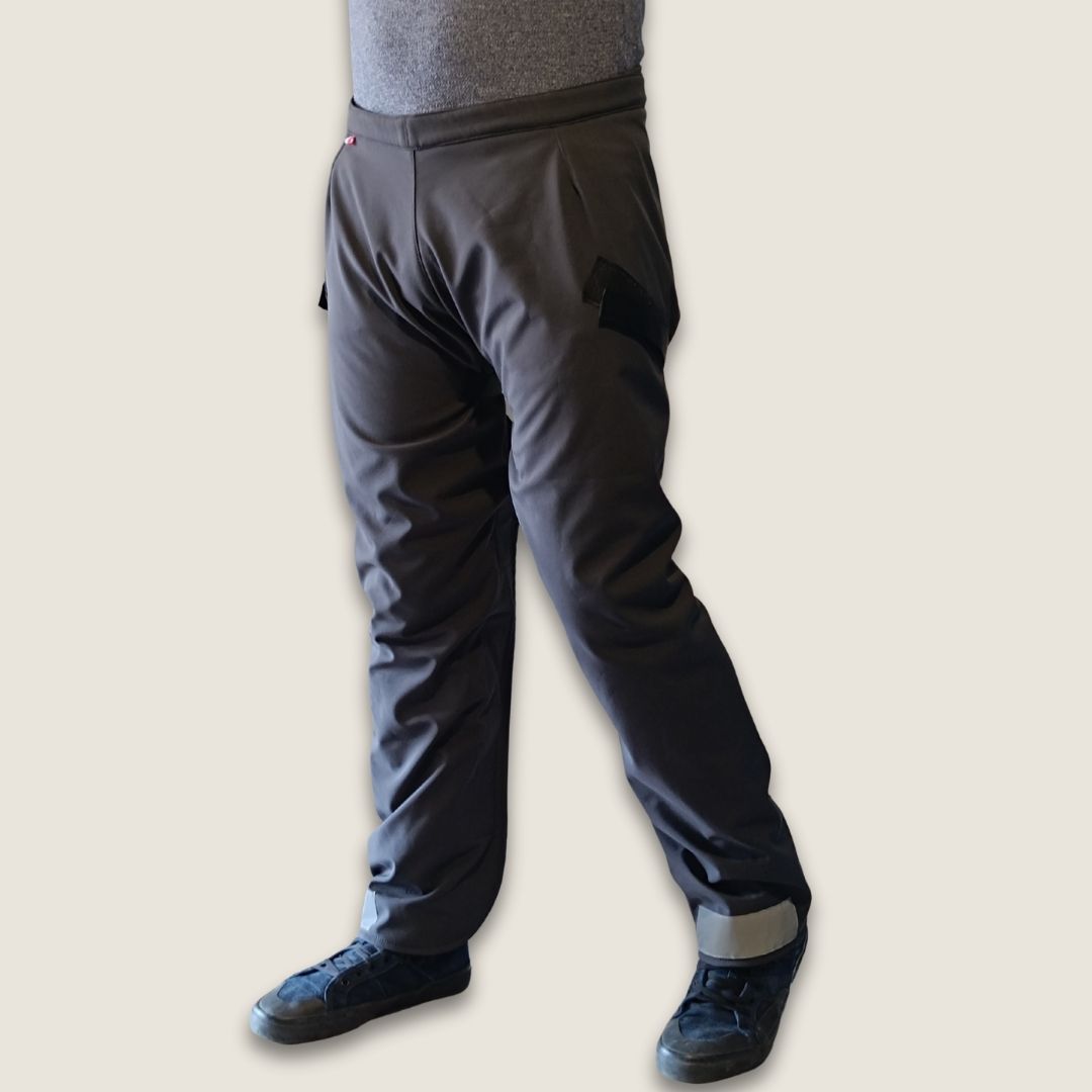 Découvrez le surpantalon jupon anti pluie, imperméable et chaud ergonomique adapté à la moto et au vélo